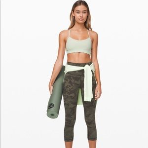 Lululemon Camo Wunder Under size 4